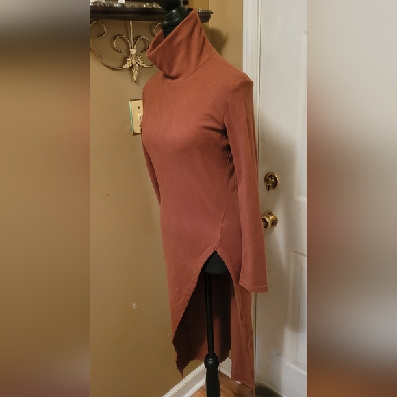 FHQ Collection Long Turtleneck Tunic with front asymetrical split, NWT - Picture 3 of 7